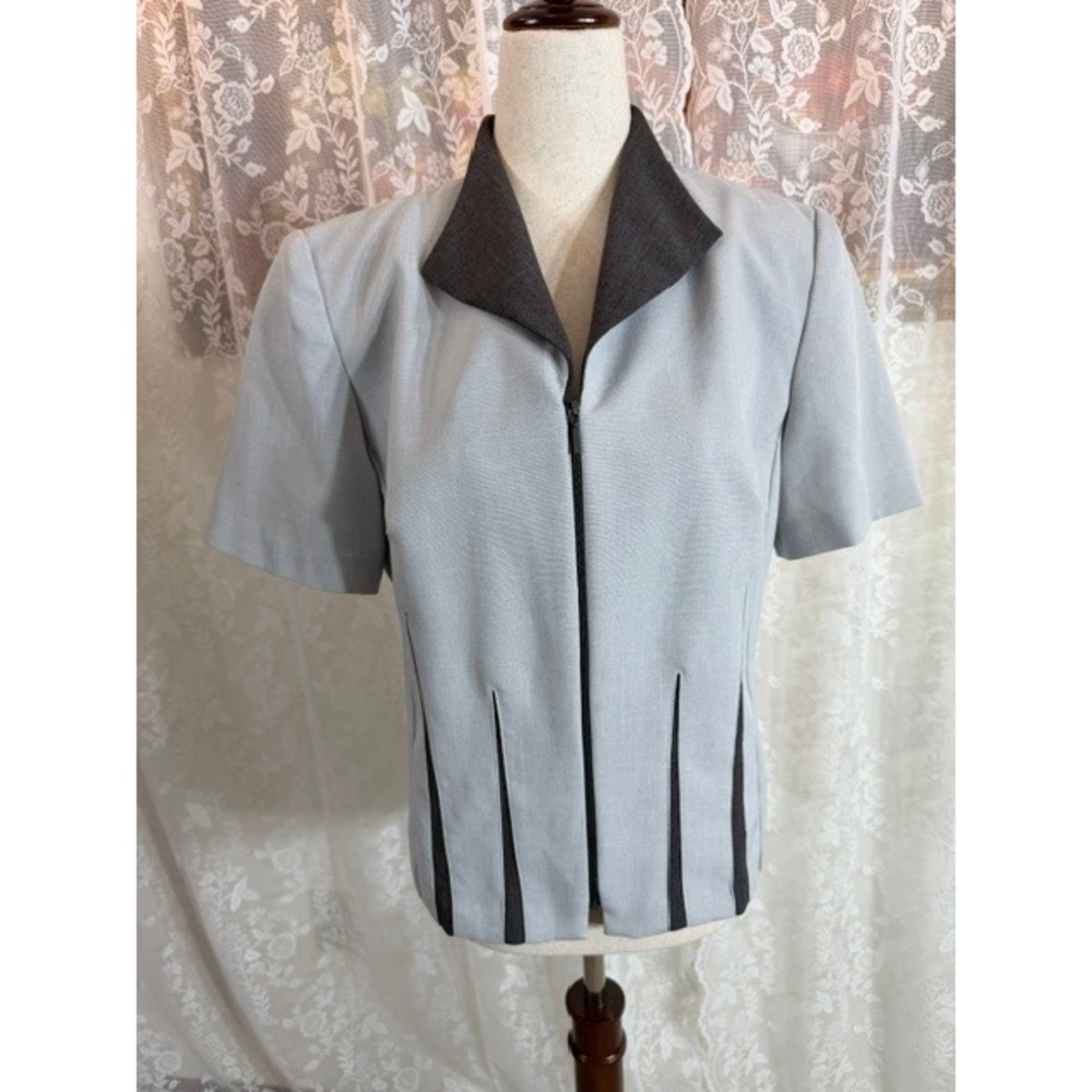 Petite Perceptions Gray Short Sleeve Zip Up Blazer Top Contrast Trim Size 10P
